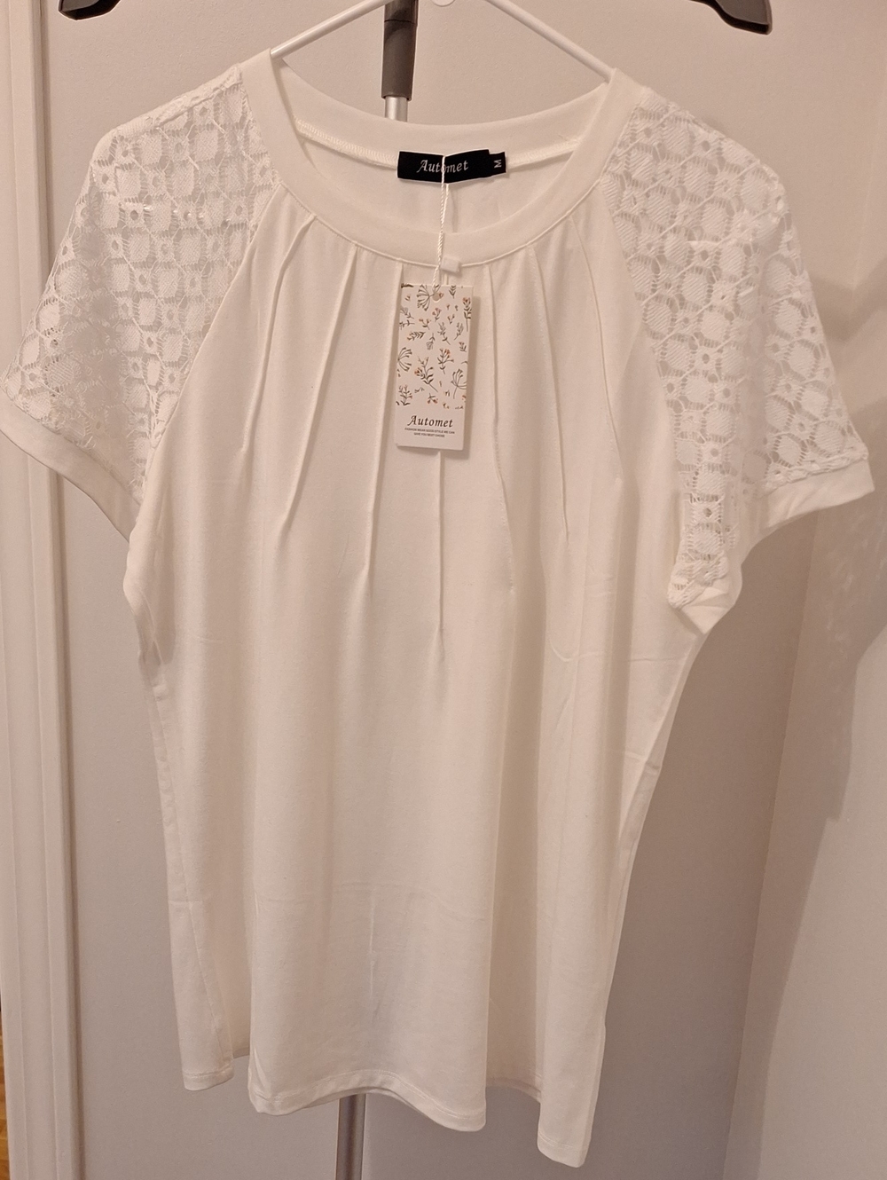 Automet NWT Lace-Sleeve Short Sleeve Top White
